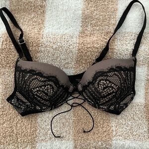 NWOT Victoria's Secret Very Sexy Push Up Black and Tan Lace Bra